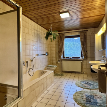 Badezimmer EG
