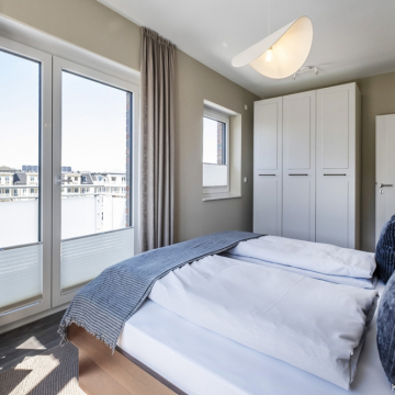 Schlafzimmer 1