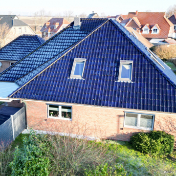 Seitenansicht mit Terrasse Seitenansicht mit Terrasse