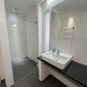 Badezimmer 1 EG Badezimmer 1 EG