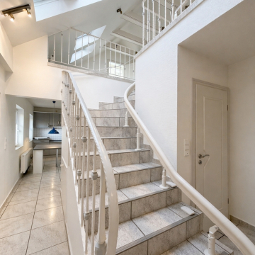 Treppe in das DG