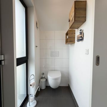 WC WC